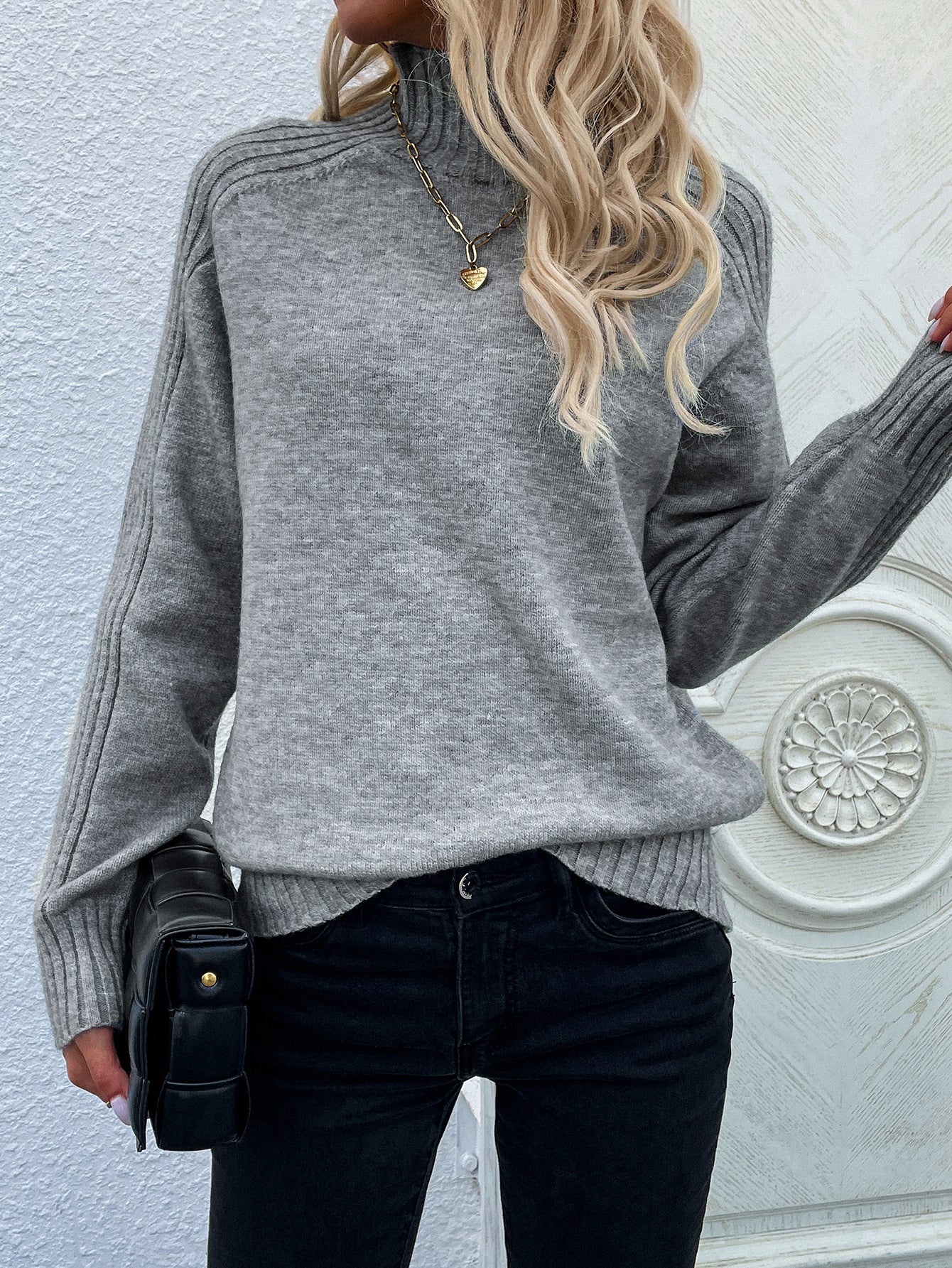 JO | Uncomplicated and trendy sweater