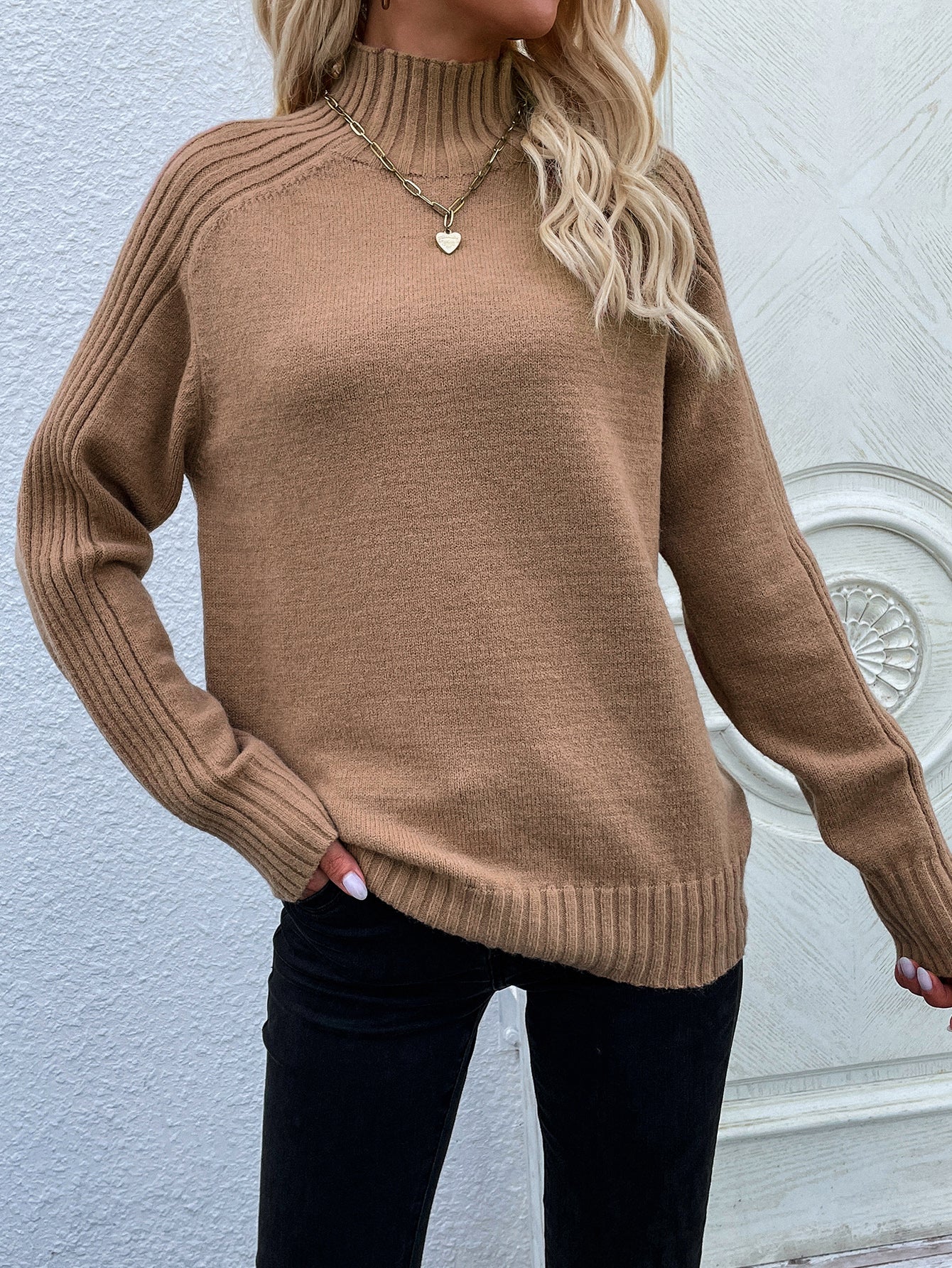 JO | Uncomplicated and trendy sweater